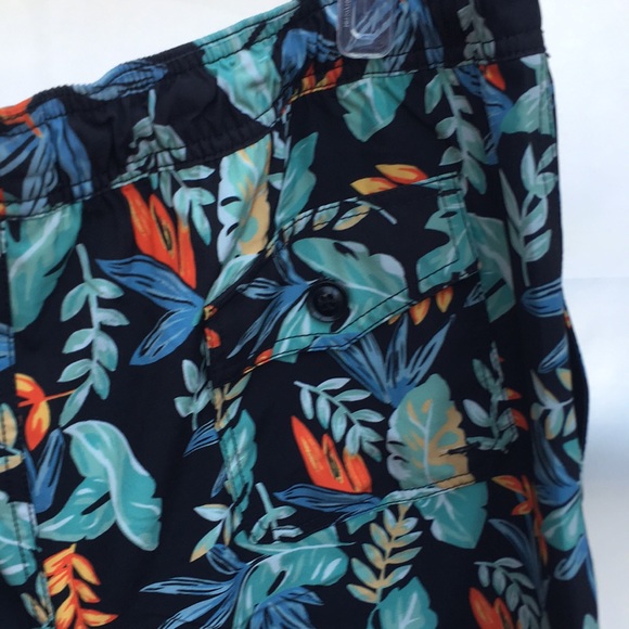 New J. Crew Men’s Tropical Print 6” Swim Trunk Shorts - Picture 6 of 7
